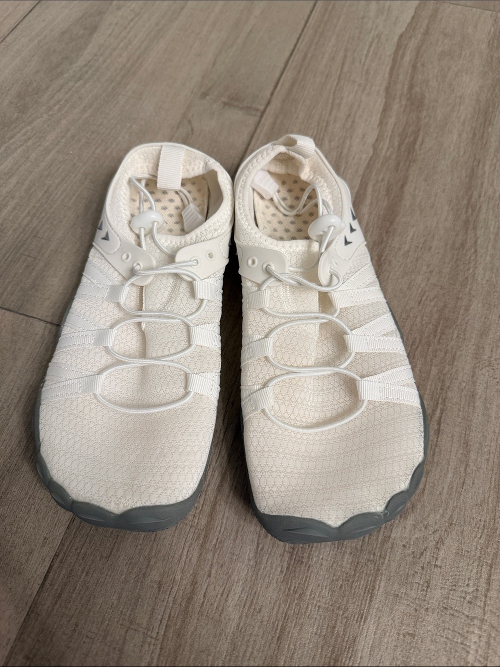 White water shoes - Picture 1 of 3